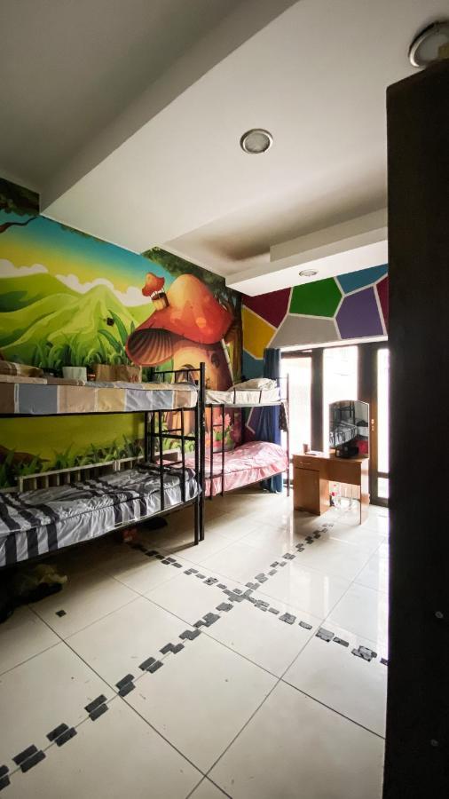 Fox Hostel アルマトイ エクステリア 写真